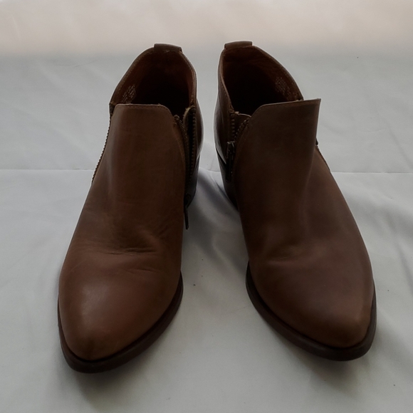 STEVE MADDEN AJAY WOMEN'S BOOTIE SIZE 6.5M - Picture 1 of 12